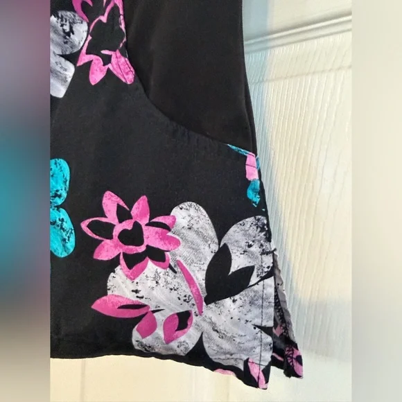 🖤 Baby Phat Floral Scrub Top – XS – Black w/ Pink & Teal – Stretch Side Panels - Picture 5 of 8